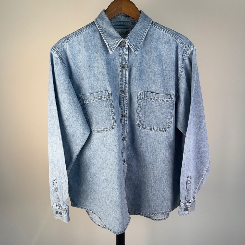 St Johns Bay Denim Shirt Womens Large Button Down Light Wash Blue Cotton 90s